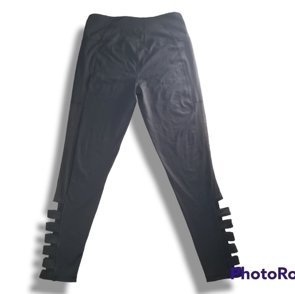 VS Knockout by VS Black Cutout Mesh Detail Tight Leggings - Picture 3 of 3